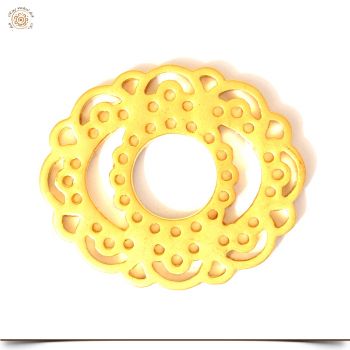Ovale Scheibe in Gold mit Ornament 25x21 mm